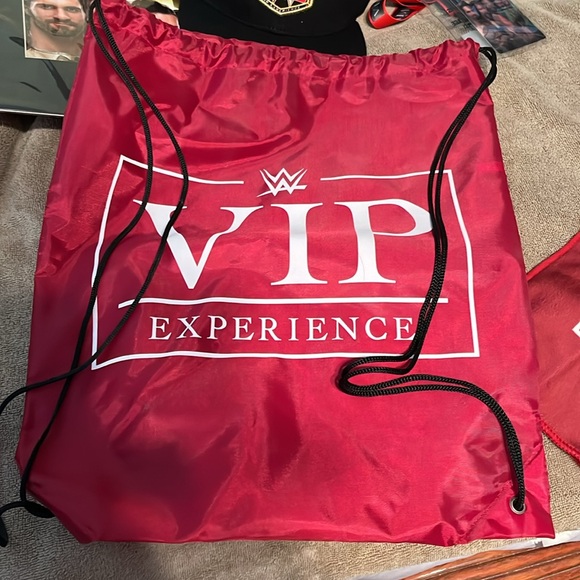 WWE Summerslam Heatwave Tour VIP swag bag hat picture autographs lanyard towel - Picture 6 of 12